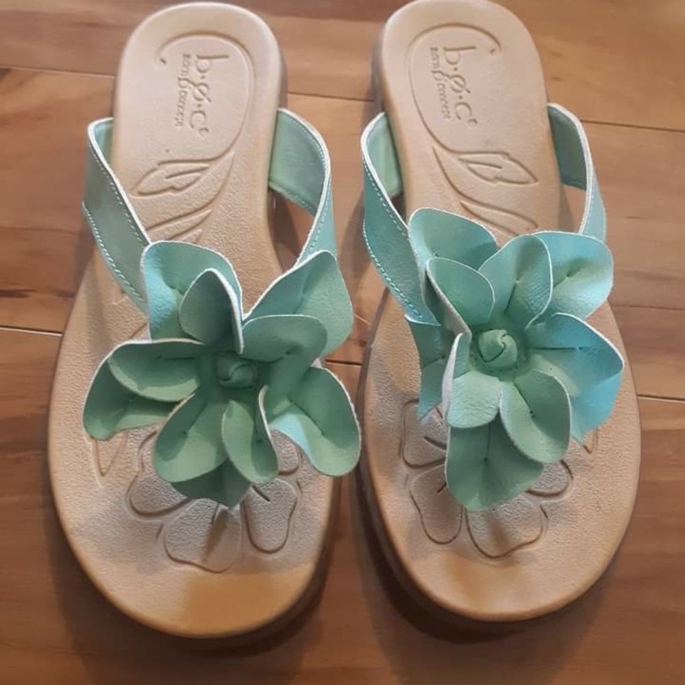 Mint flower born sandals